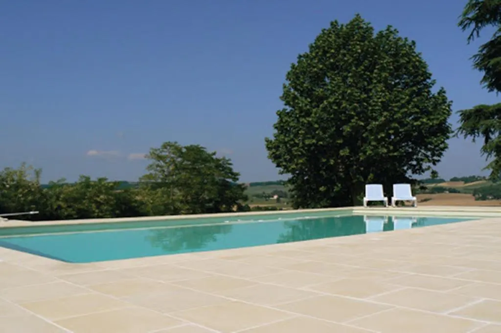 Bed and Breakfast Domaine Gajolles Bonas 3*,